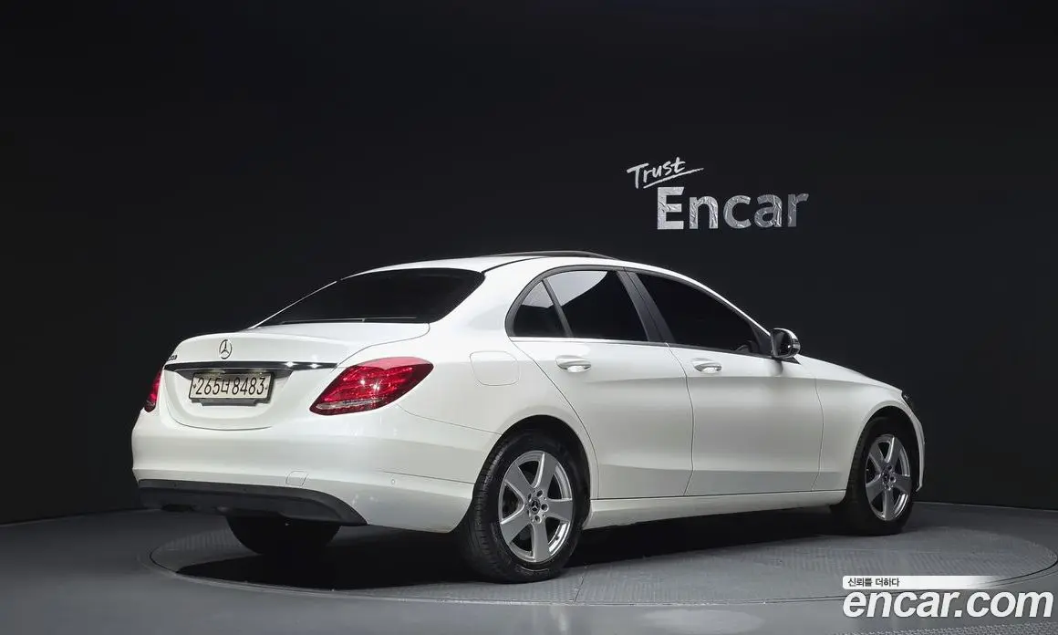 Mercedes-Benz C-Class 2018 2.0 гидро, фото 2 Mercedes-Benz C-Class 2018 2.0 гидро, фото 2