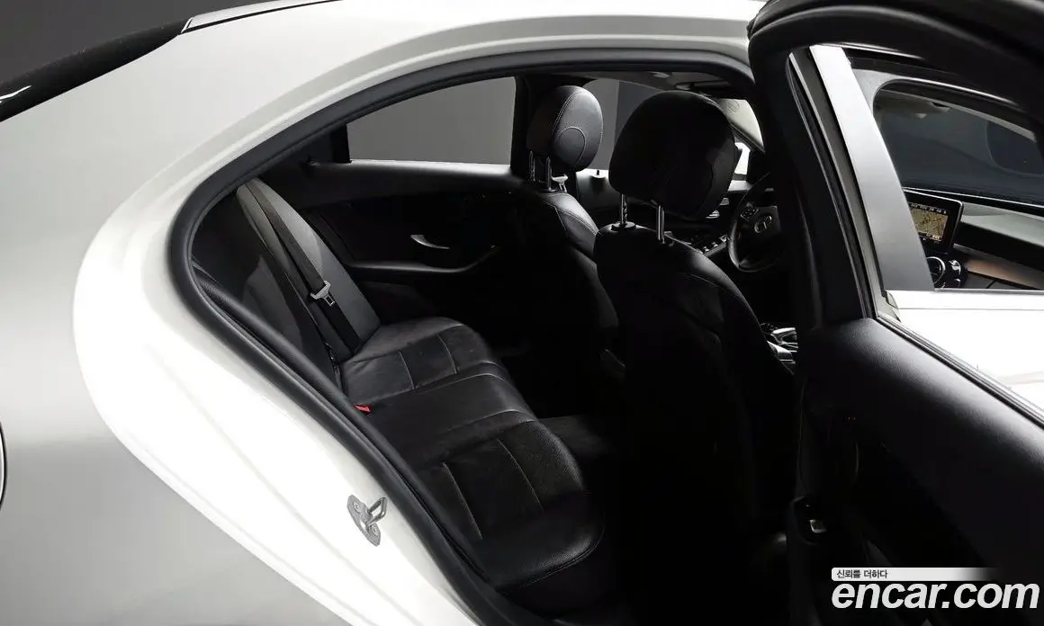 Mercedes-Benz C-Class 2018 2.0 гидро, фото 12 Mercedes-Benz C-Class 2018 2.0 гидро, фото 12