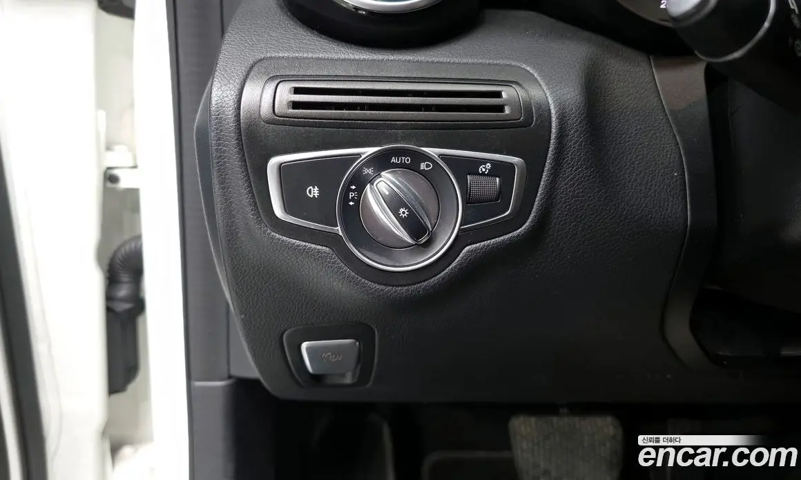 Mercedes-Benz C-Class 2018 2.0 гидро, фото 18 Mercedes-Benz C-Class 2018 2.0 гидро, фото 18