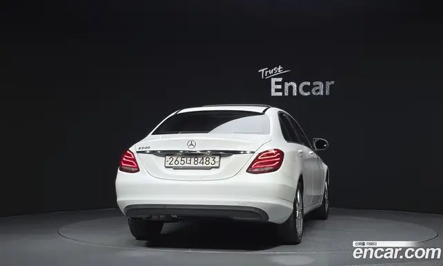 Mercedes-Benz C-Class 2018 2.0 гидро, миниатюра 4 Mercedes-Benz C-Class 2018 2.0 гидро, миниатюра 4