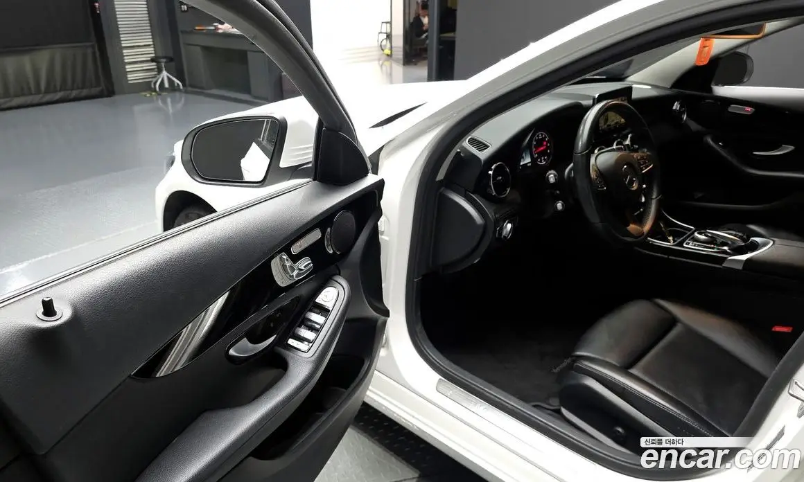 Mercedes-Benz C-Class 2018 2.0 гидро, фото 10 Mercedes-Benz C-Class 2018 2.0 гидро, фото 10