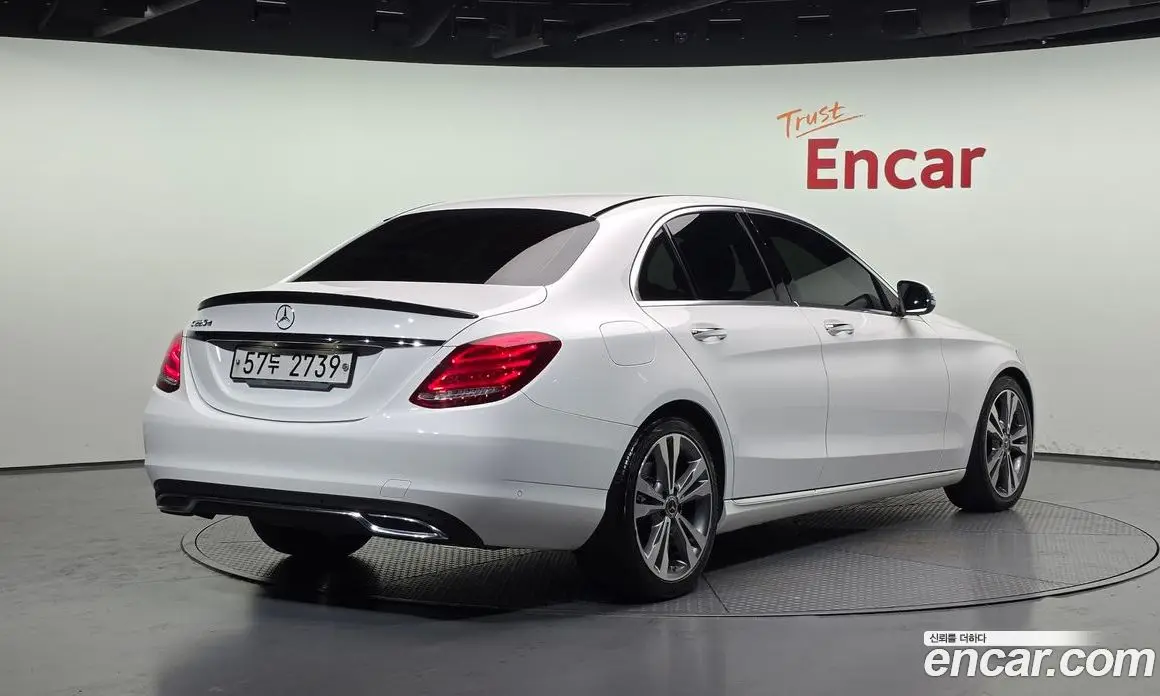 Mercedes-Benz C-Class 2018 2.1 гидро, фото 2 Mercedes-Benz C-Class 2018 2.1 гидро, фото 2