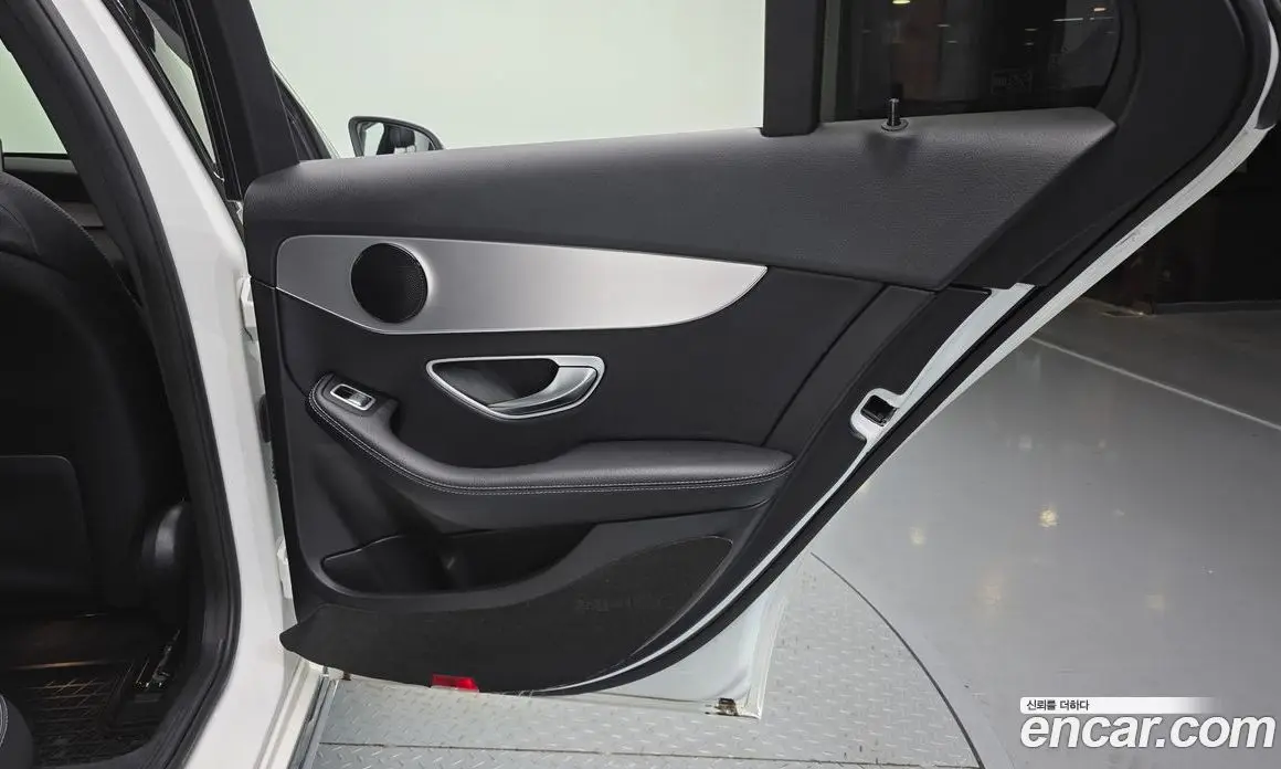 Mercedes-Benz C-Class 2018 2.1 гидро, фото 15 Mercedes-Benz C-Class 2018 2.1 гидро, фото 15