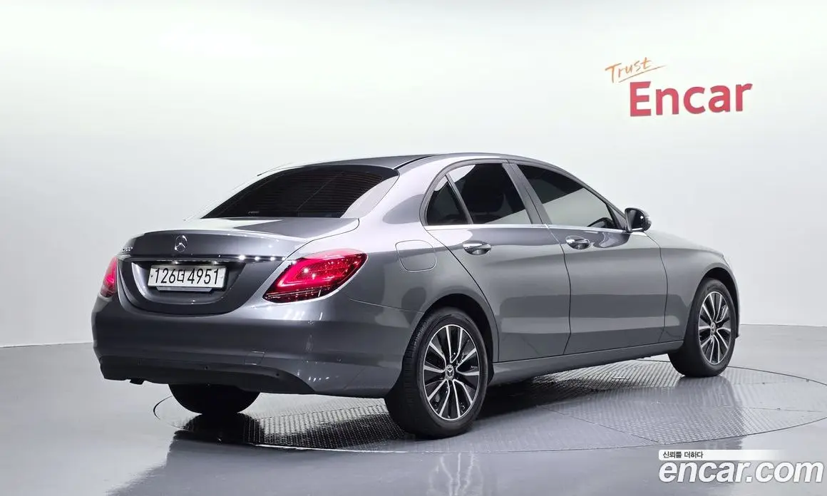 Mercedes-Benz C-Class 2019 2.0 гидро, фото 2 Mercedes-Benz C-Class 2019 2.0 гидро, фото 2