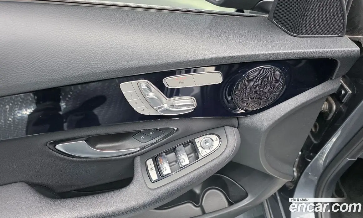 Mercedes-Benz C-Class 2019 2.0 гидро, фото 28 Mercedes-Benz C-Class 2019 2.0 гидро, фото 28