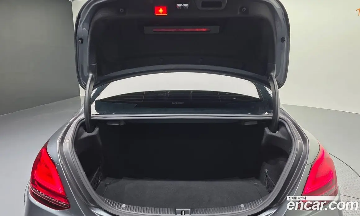 Mercedes-Benz C-Class 2019 2.0 гидро, фото 31 Mercedes-Benz C-Class 2019 2.0 гидро, фото 31