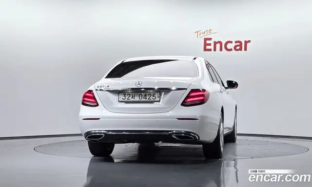Mercedes-Benz E-Class 2016 1.9 автомат (гидро), миниатюра 3