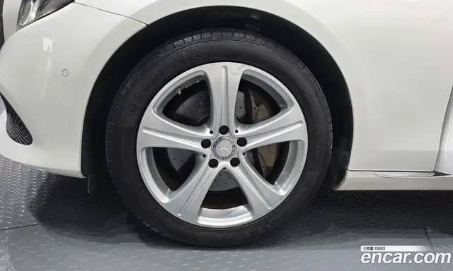 Mercedes-Benz E-Class 2016 1.9 автомат (гидро), миниатюра 4