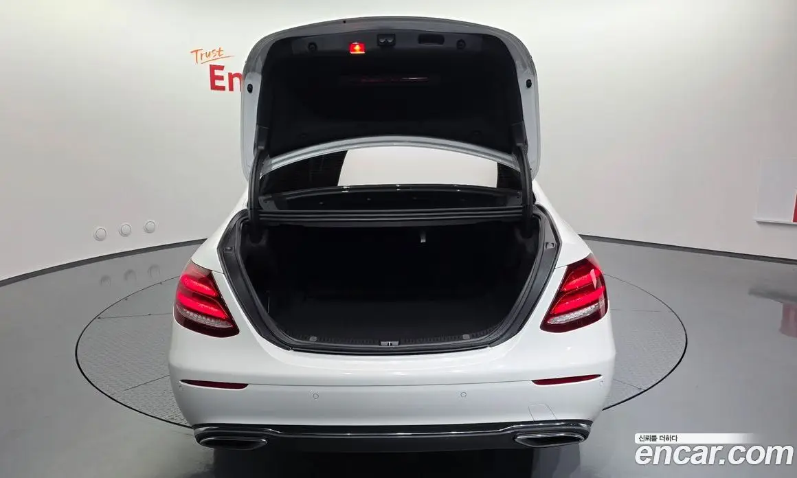 Mercedes-Benz E-Class 2016 1.9 автомат (гидро), фото 32