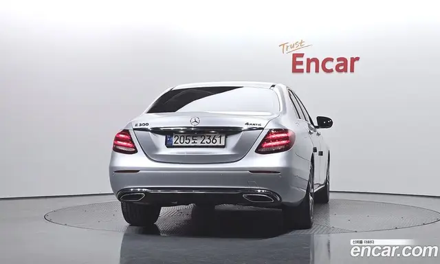 Mercedes-Benz E-Class 2018 2.0 автомат (гидро), миниатюра 4