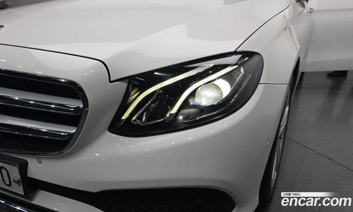Mercedes-Benz E-Class 2018 2.0 автомат (гидро), фото 8