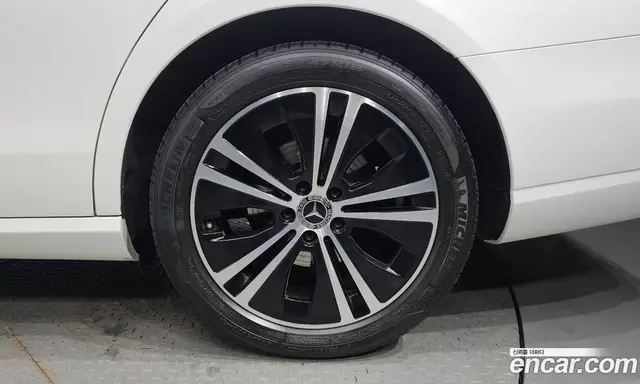 Mercedes-Benz E-Class 2021 2.0 автомат (гидро), миниатюра 5
