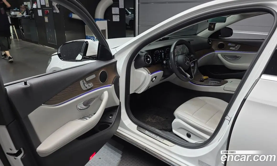 Mercedes-Benz E-Class 2022 2.0 гидро, фото 13