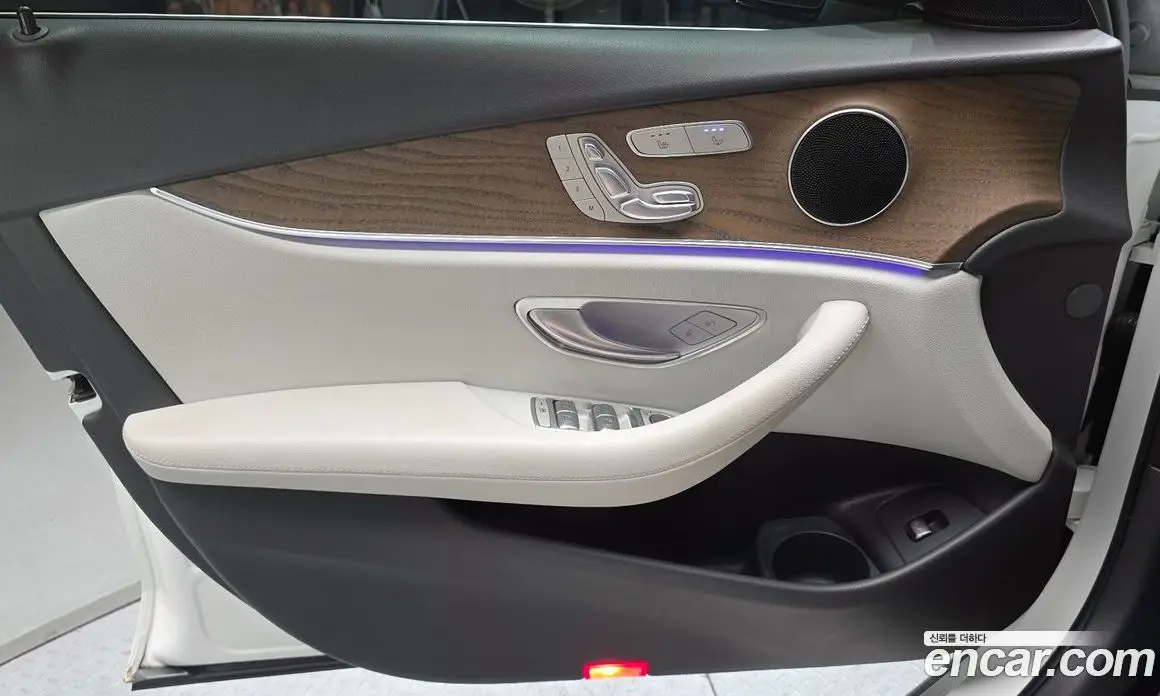 Mercedes-Benz E-Class 2022 2.0 гидро, фото 14