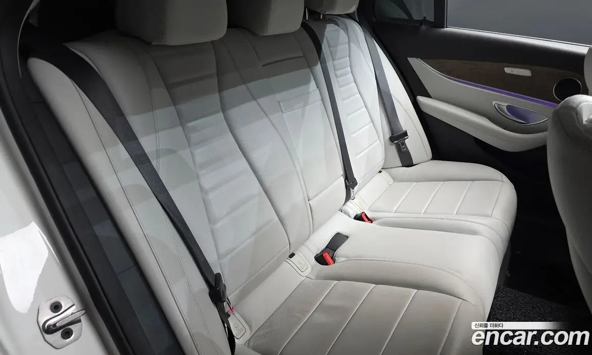 Mercedes-Benz E-Class 2022 2.0 гидро, фото 17