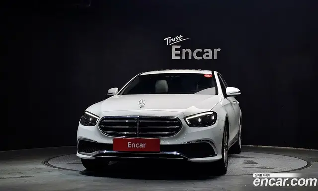 Mercedes-Benz E-Class 2022 2.0 гидро, миниатюра 3