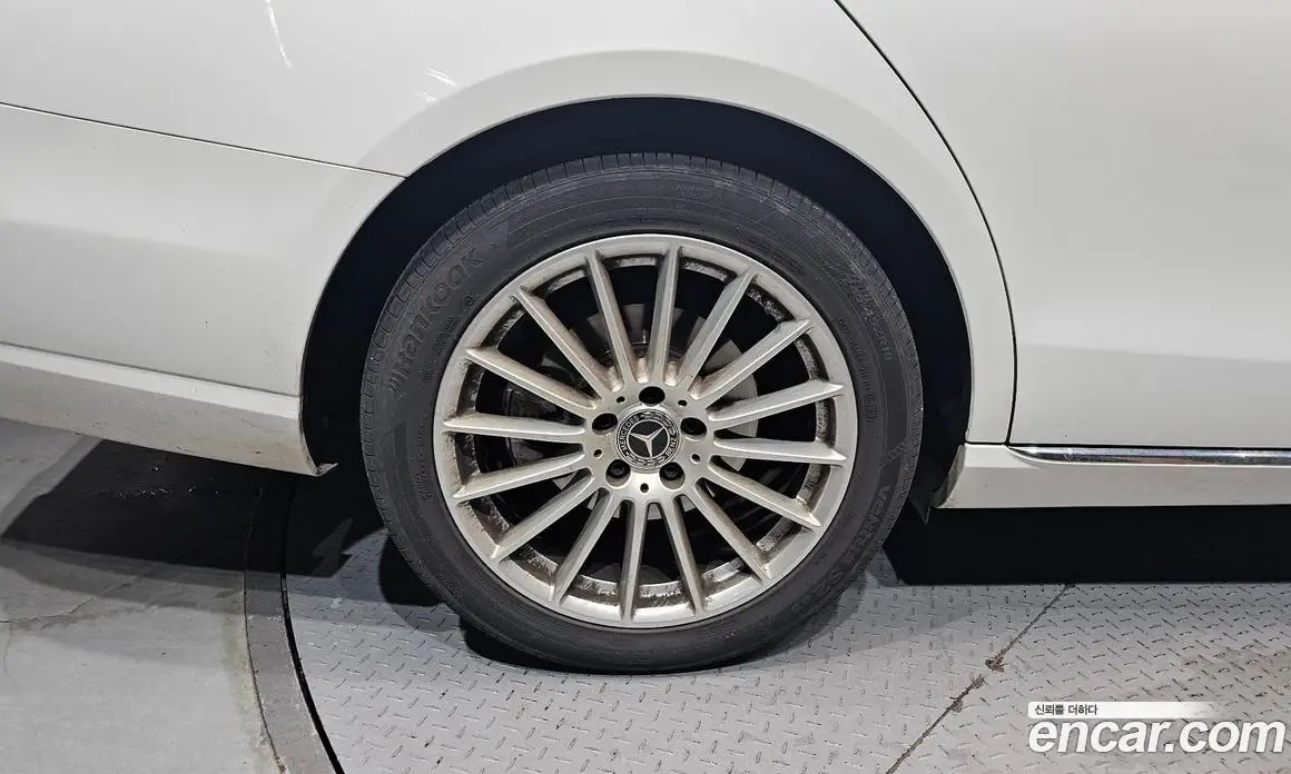 Mercedes-Benz E-Class 2022 2.0 гидро, фото 5