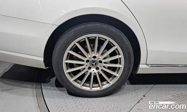 Mercedes-Benz E-Class 2022 2.0 гидро, миниатюра 5