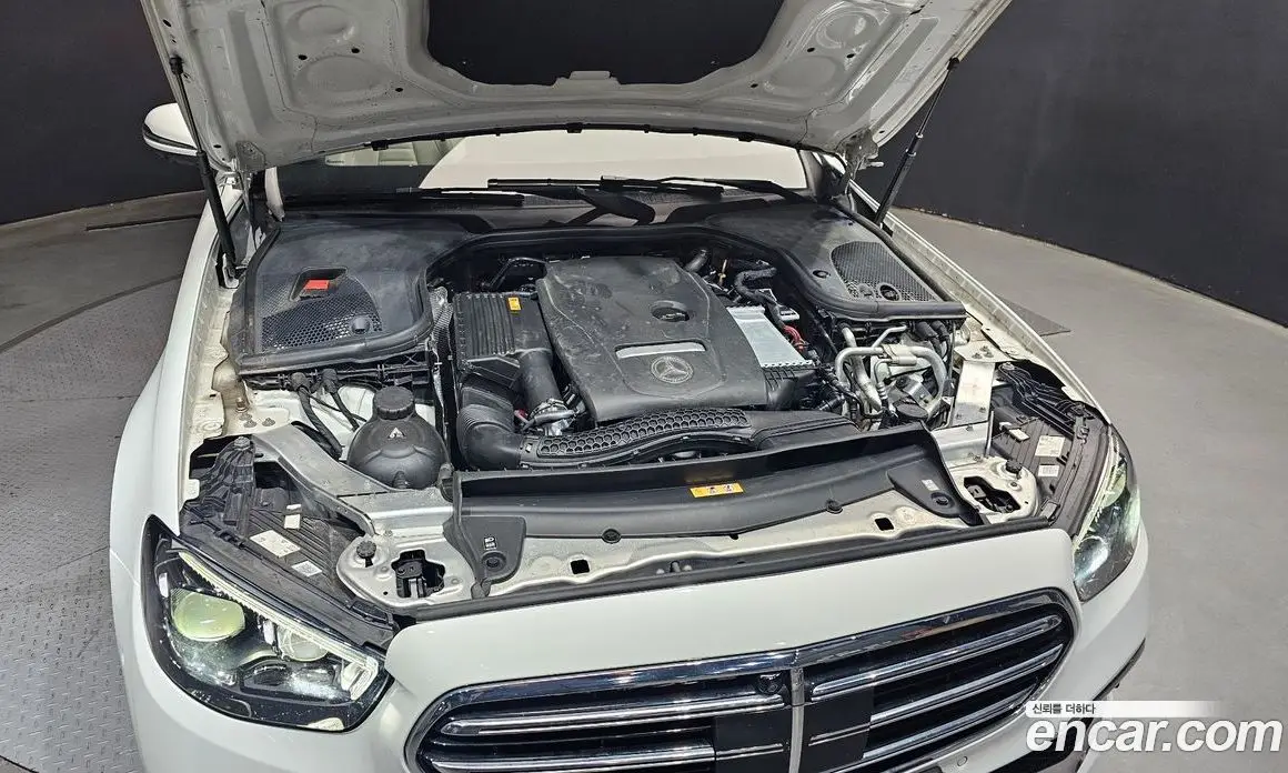 Mercedes-Benz E-Class 2022 2.0 гидро, фото 6