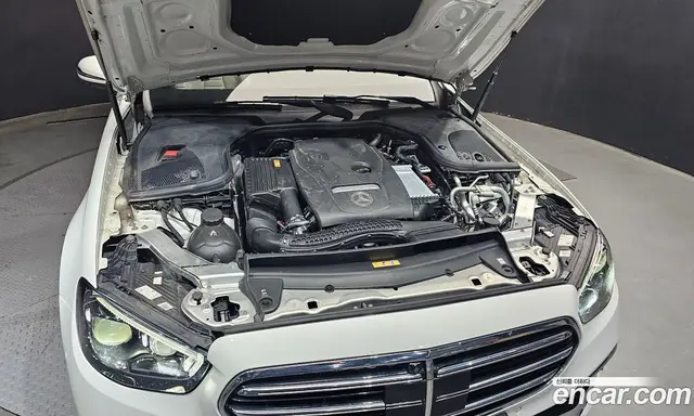 Mercedes-Benz E-Class 2022 2.0 гидро, миниатюра 6
