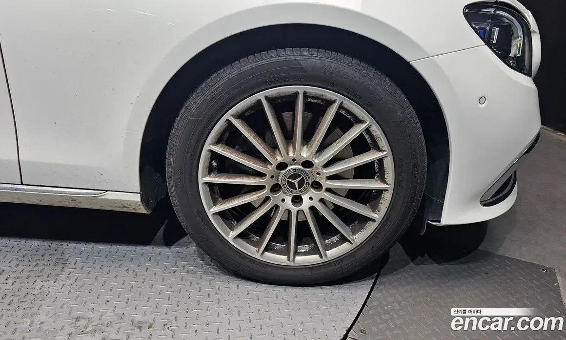 Mercedes-Benz E-Class 2022 2.0 гидро, фото 7