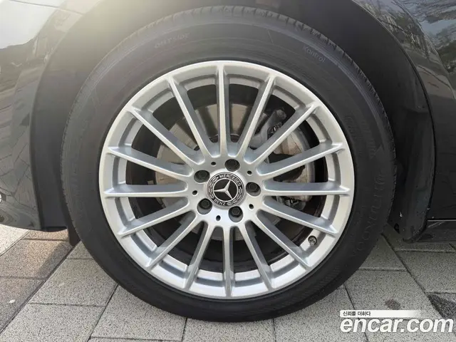 Mercedes-Benz E-Class 2023 2.0 гидро, миниатюра 5 Mercedes-Benz E-Class 2023 2.0 гидро, миниатюра 5