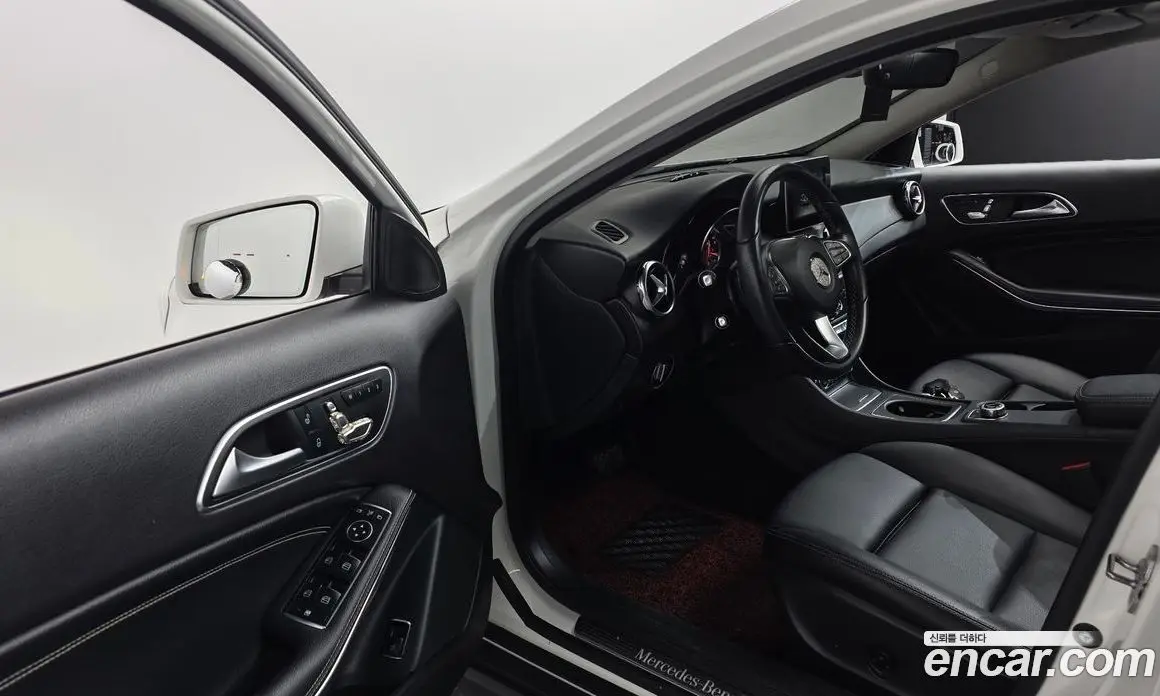 Mercedes-Benz GLA-Class 2018 2.0 гидро, фото 12 Mercedes-Benz GLA-Class 2018 2.0 гидро, фото 12