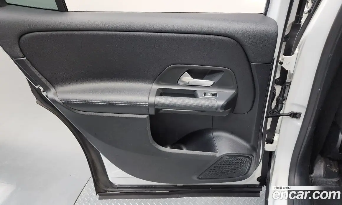 Mercedes-Benz GLB-Class 2021 1.9 гидро, фото 15