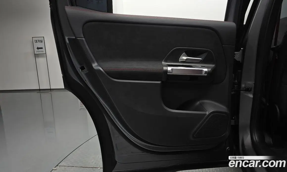 Mercedes-Benz GLB-Class 2022 2.0 гидро, фото 14 Mercedes-Benz GLB-Class 2022 2.0 гидро, фото 14