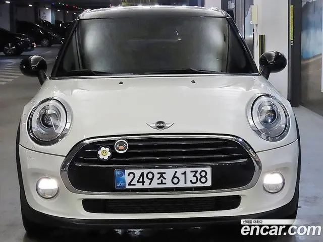 Mini Cooper 2016 1.5 автомат (гидро), миниатюра 2