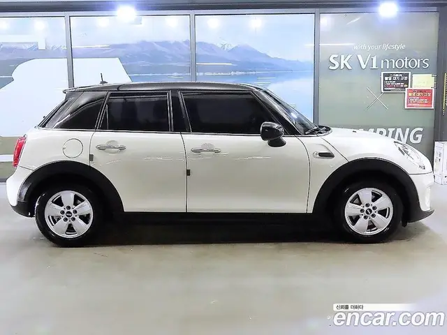 Mini Cooper 2016 1.5 автомат (гидро), миниатюра 3