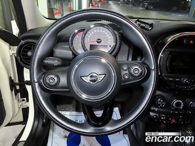 Mini Cooper 2016 1.5 автомат (гидро), миниатюра 8