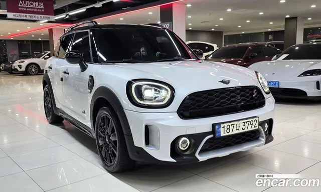 Mini Countryman, 2023, 15 179 км