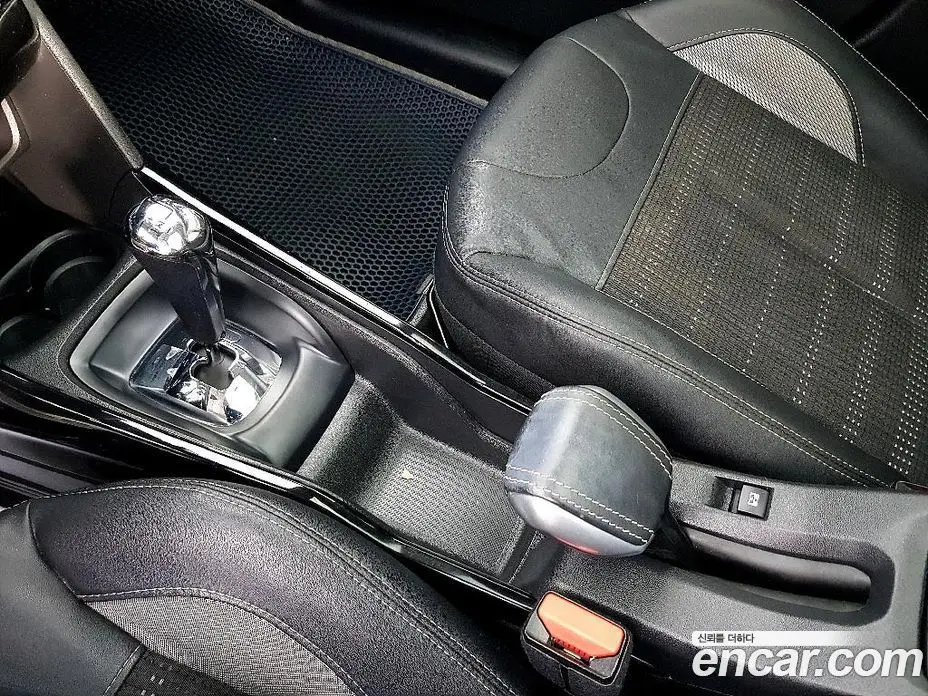 Peugeot 2008 2015 1.6 автомат (гидро), фото 14