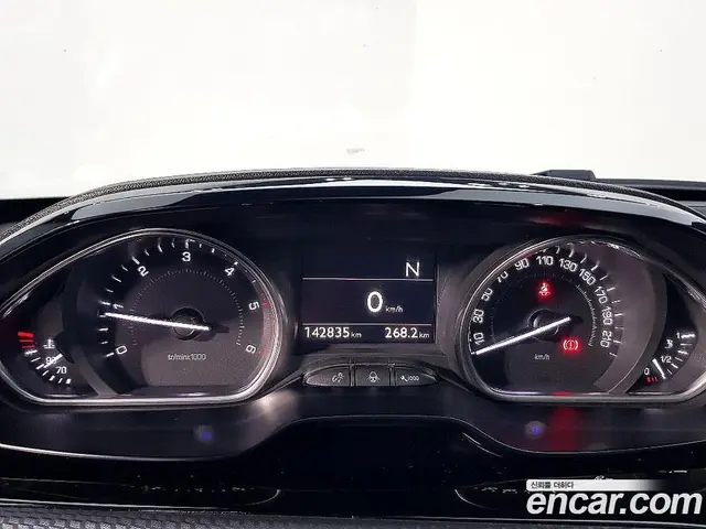 Peugeot 2008 2015 1.6 автомат (гидро), миниатюра 7
