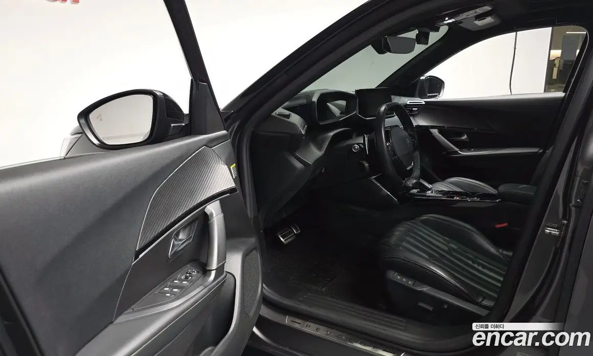 Peugeot 2008 2020 1.5 автомат (гидро), фото 12