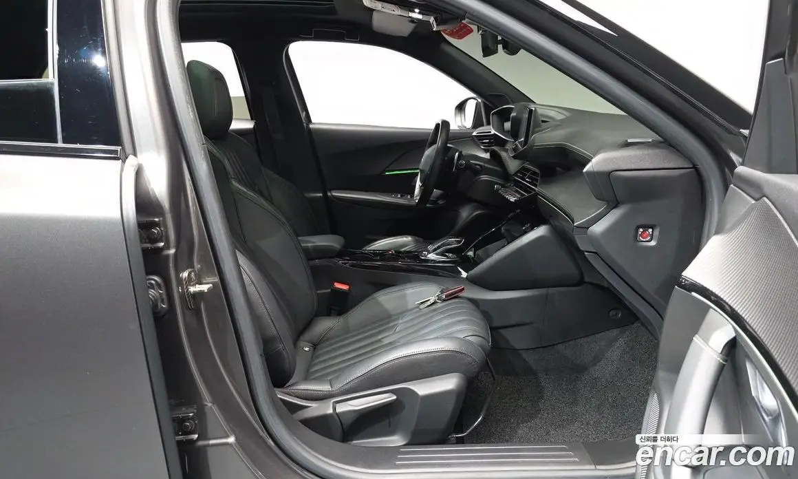 Peugeot 2008 2020 1.5 автомат (гидро), фото 15