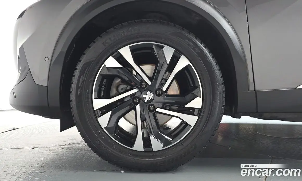 Peugeot 2008 2020 1.5 автомат (гидро), фото 4