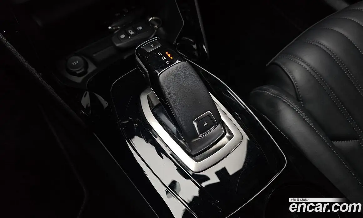 Peugeot 2008 2021 1.5 автомат (гидро), фото 12
