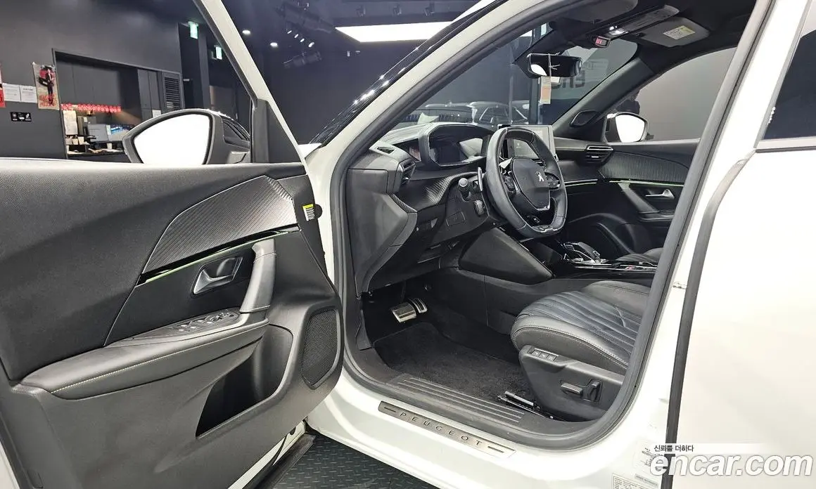 Peugeot 2008 2021 1.5 автомат (гидро), фото 13