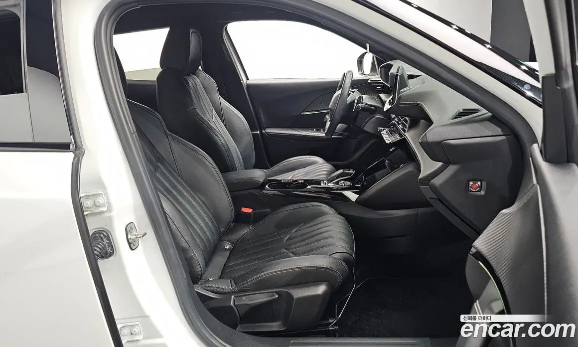 Peugeot 2008 2021 1.5 автомат (гидро), фото 16
