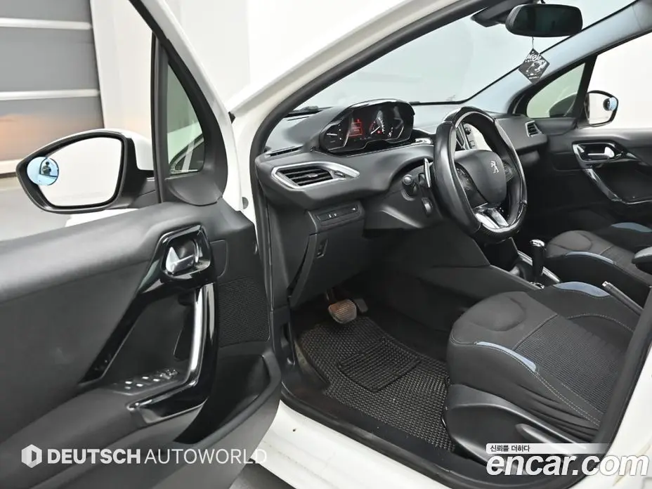 Peugeot 208 2014 1.6 автомат (гидро), фото 11