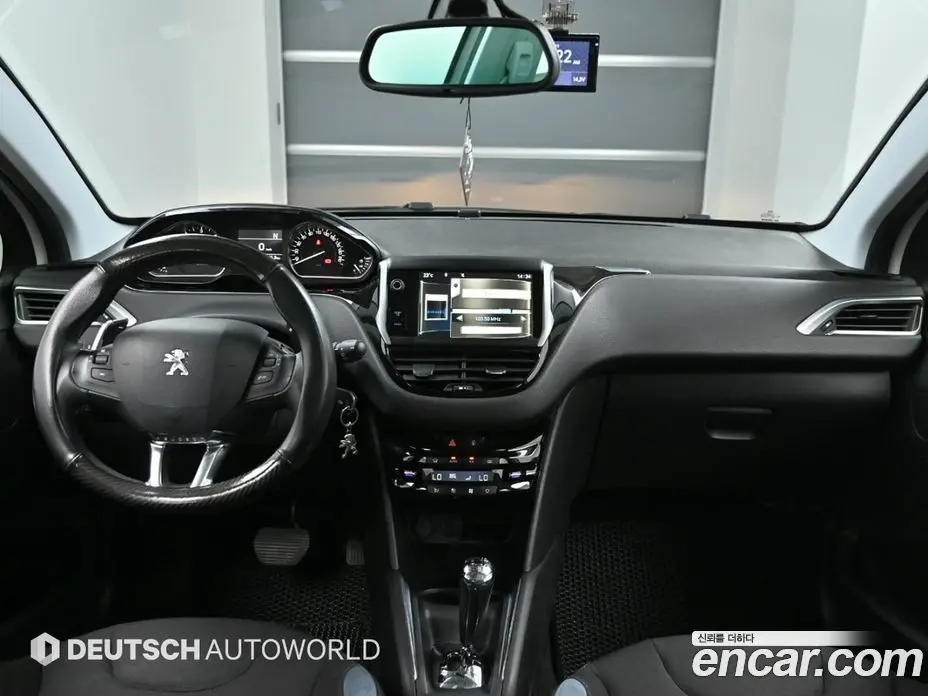 Peugeot 208 2014 1.6 автомат (гидро), фото 7