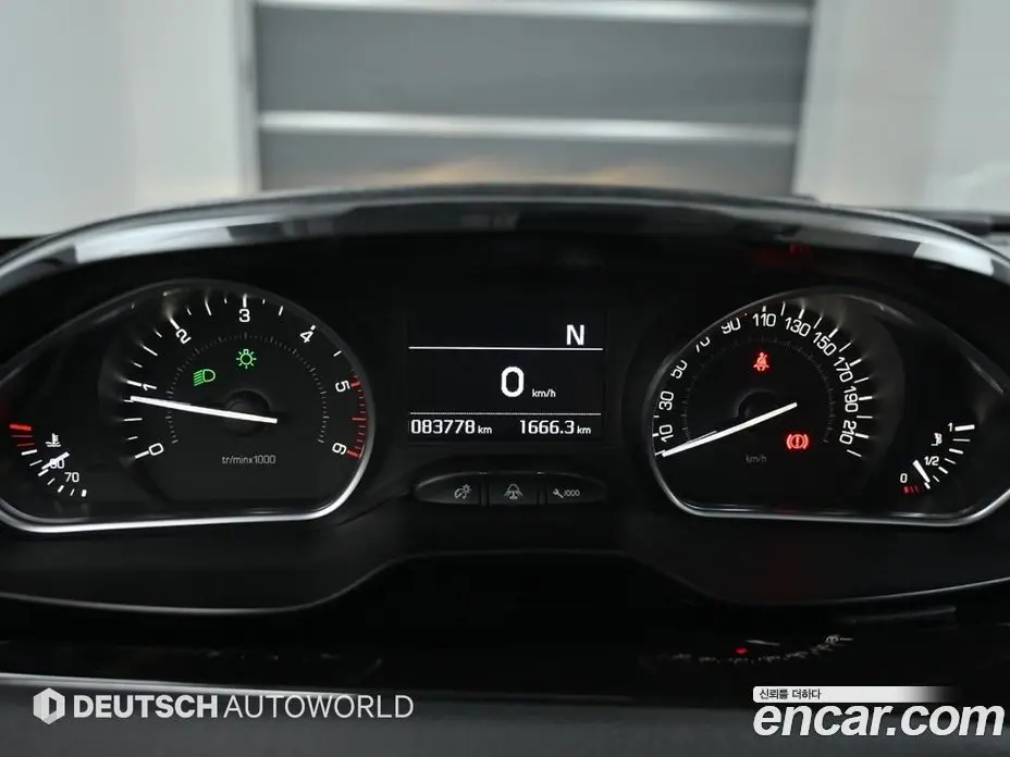 Peugeot 208 2014 1.6 автомат (гидро), фото 8
