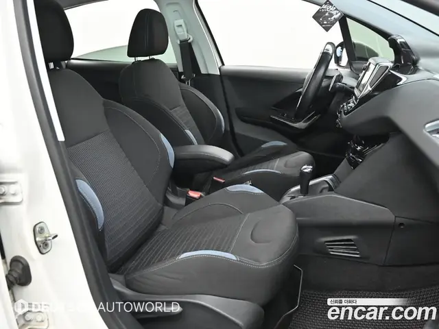 Peugeot 208 2014 1.6 автомат (гидро), миниатюра 10
