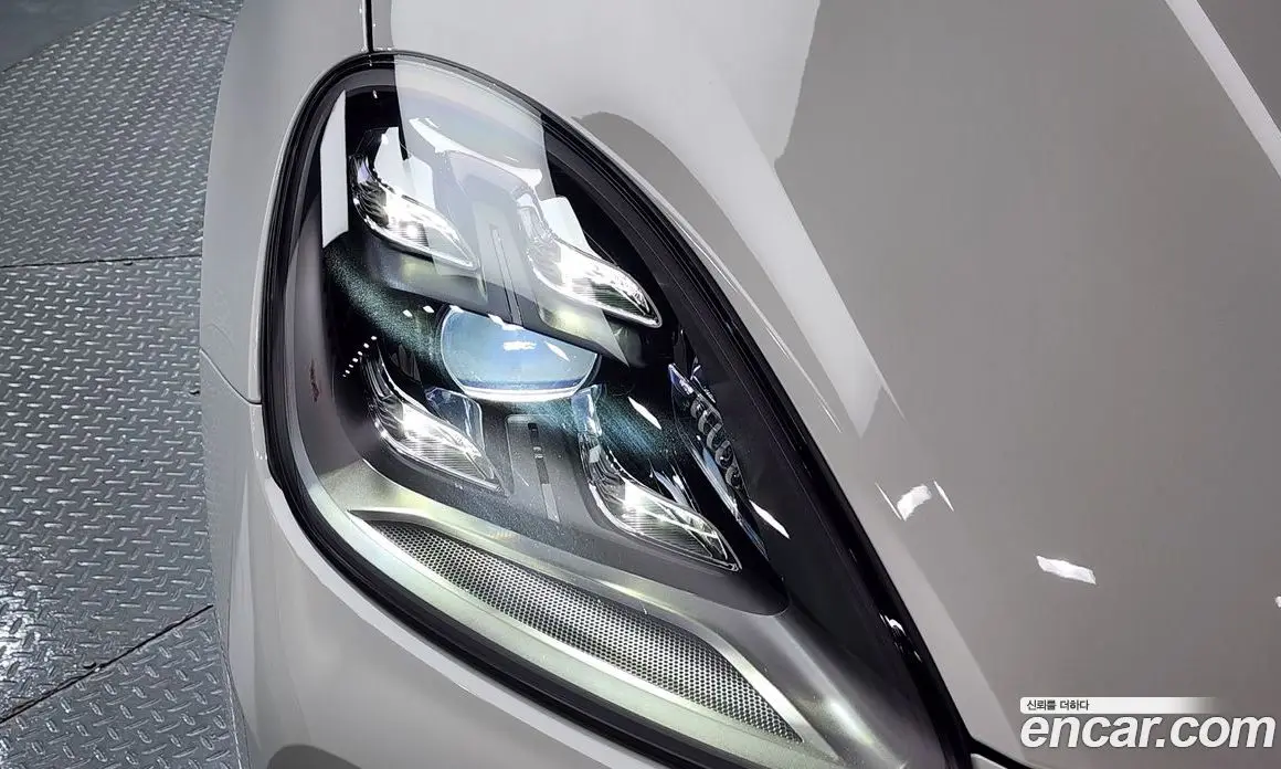 Porsche Cayenne 2023 3.0 автомат (гидро), фото 8
