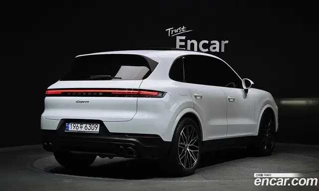 Porsche Cayenne 2024 3.0 автомат (гидро), миниатюра 2