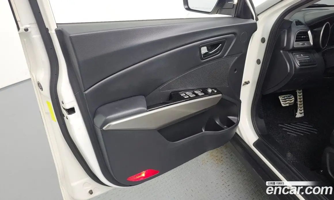 SsangYong TIBOLI 2016 1.6 автомат (гидро), фото 14