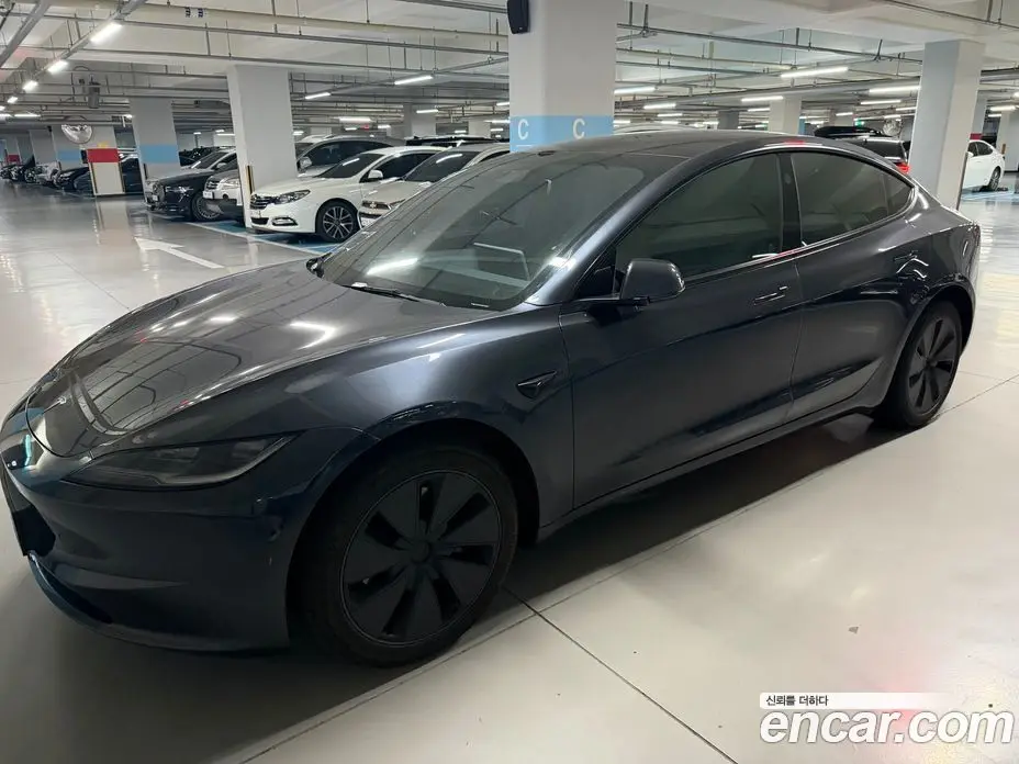 Tesla Model 3 2025 0.2 автомат (гидро), фото 1 Tesla Model 3 2025 0.2 автомат (гидро), фото 1