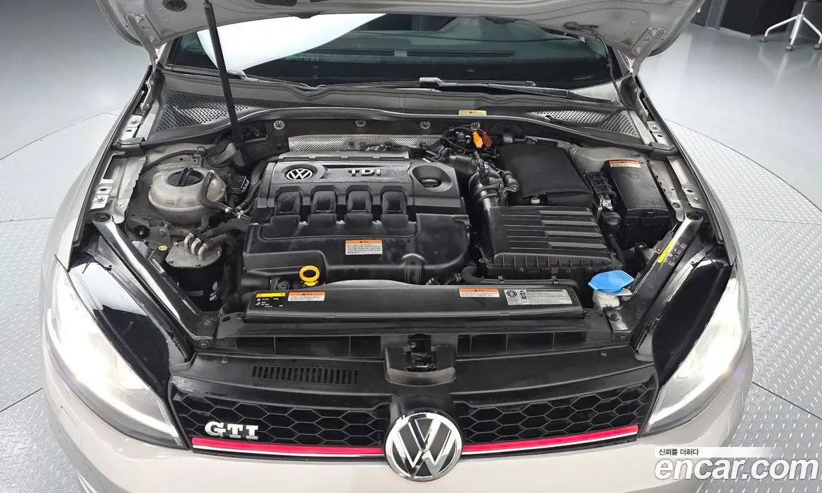 Volkswagen Golf 2013 2.0 автомат (гидро), фото 6